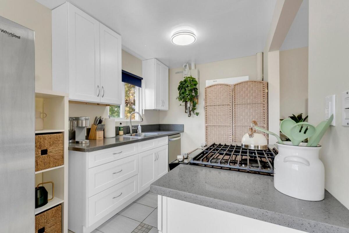 Beautifully Remodeled 2bed1bath Location 15 Min To Los Angeles