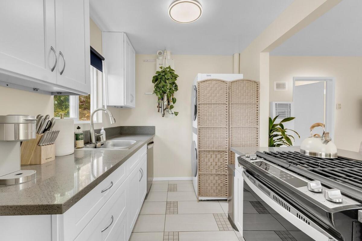 Beautifully Remodeled 2bed1bath Location 15 Min To Apartment *