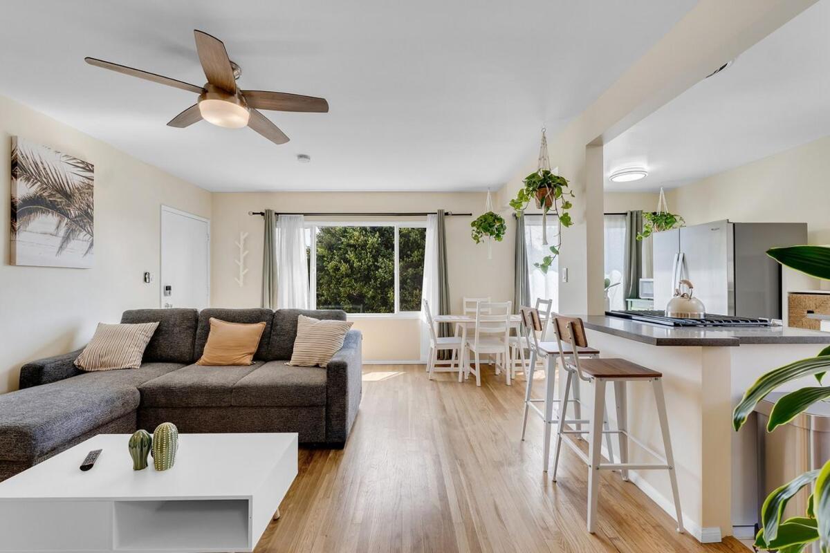 Beautifully Remodeled 2bed1bath Location 15 Min To Apartment *